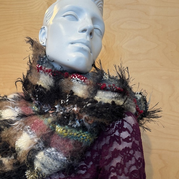 Winter texture shawl. - Picture 1 of 9